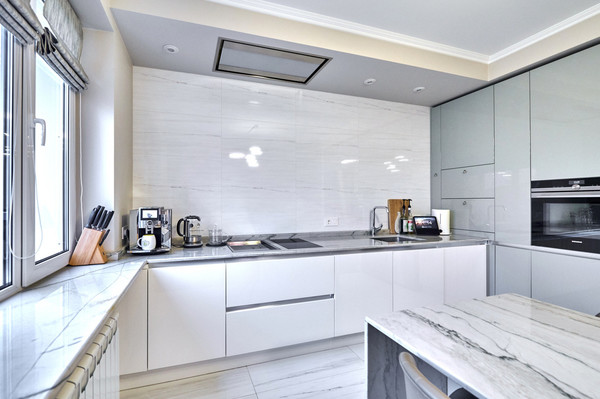 Продам трехкомнатную (3-комн.) квартиру, Лобачевского ул, 118к4, Москва г