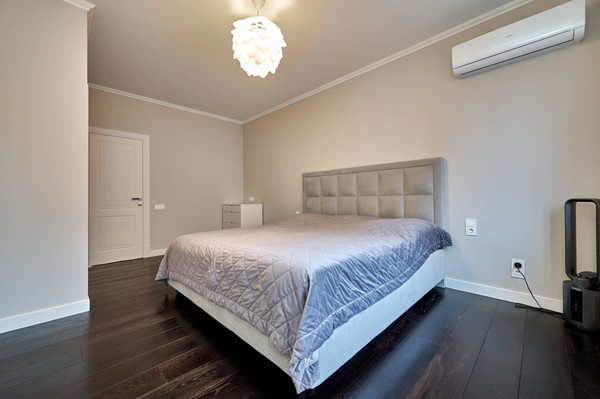 Продам трехкомнатную (3-комн.) квартиру, Лобачевского ул, 118к4, Москва г