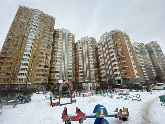 Продам однокомнатную (1-комн.) квартиру, Красногорский б-р, 46, Красногорск г