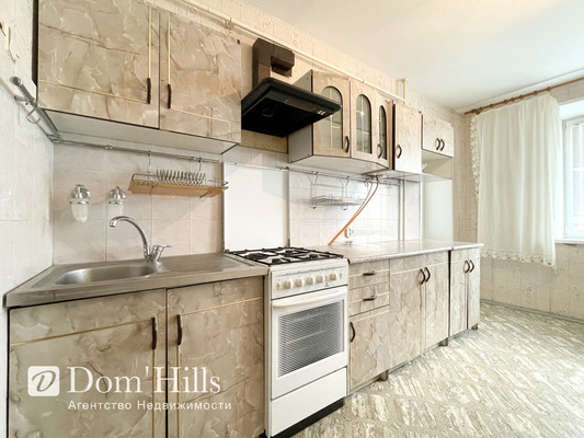 Продам трехкомнатную (3-комн.) квартиру, Черникова ул, 39, Волгодонск г