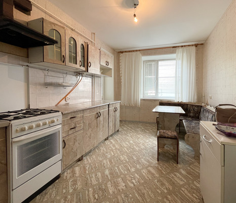 Продам трехкомнатную (3-комн.) квартиру, Черникова ул, 39, Волгодонск г