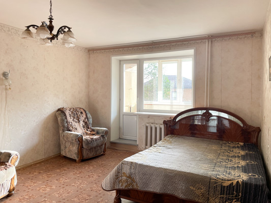 Продам трехкомнатную (3-комн.) квартиру, Черникова ул, 39, Волгодонск г