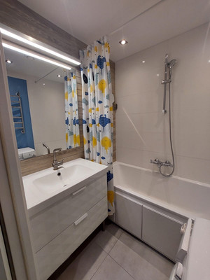 Продам двухкомнатную (2-комн.) квартиру, Дубнинская ул, 27к1, Москва г