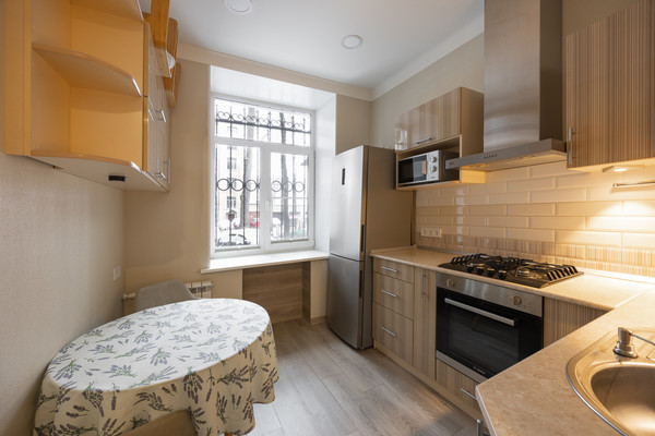 Сдам двухкомнатную (2-комн.) квартиру, Тверская ул, 18, Санкт-Петербург г