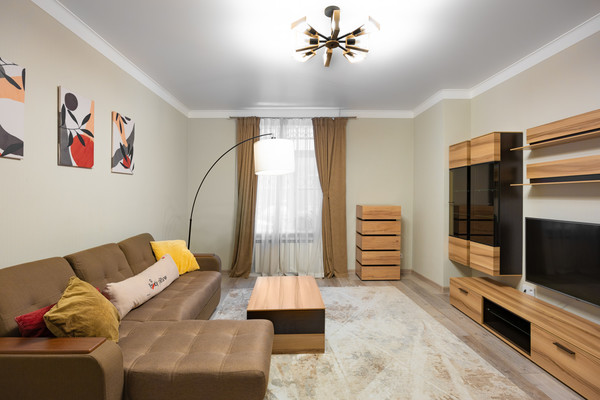 Сдам двухкомнатную (2-комн.) квартиру, Тверская ул, 18, Санкт-Петербург г