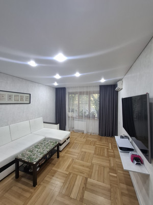 Продам трехкомнатную (3-комн.) квартиру, Зорге ул, 27/3, Ростов-на-Дону г