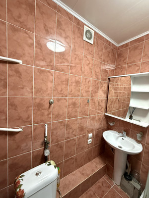 Продам двухкомнатную (2-комн.) квартиру, Киевская ул, 94, Симферополь г