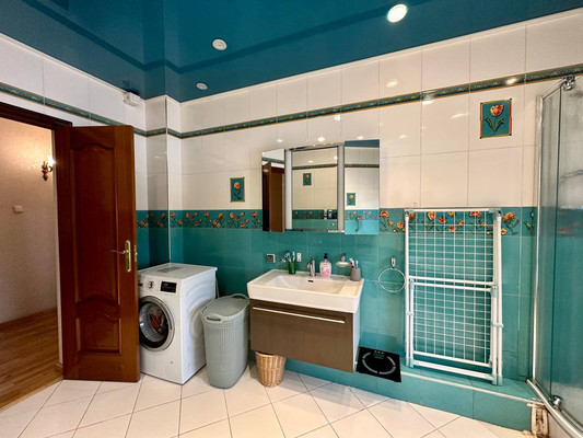 Продам многокомнатную квартиру, Алябьева ул, 12, Калининград г