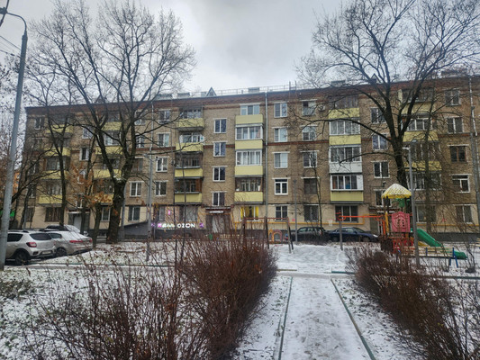 Продам трехкомнатную (3-комн.) квартиру, Алымов пер, 17к1, Москва г