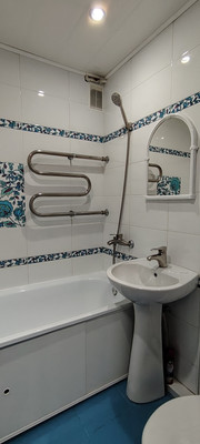 Продам двухкомнатную (2-комн.) квартиру, Ленина пр-кт, 20, Новороссийск г