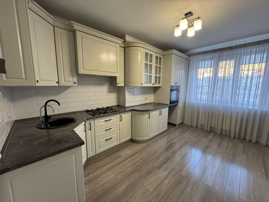 Продам двухкомнатную (2-комн.) квартиру, Атажукина ул, 11, Нальчик г