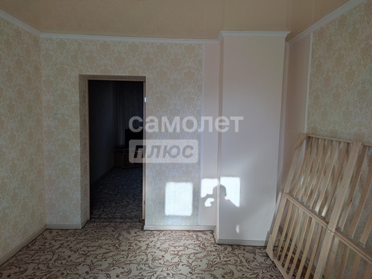 Продам трехкомнатную (3-комн.) квартиру, Центральная ул, 10, Степной п
