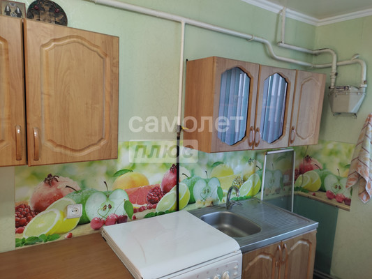 Продам трехкомнатную (3-комн.) квартиру, Центральная ул, 10, Степной п