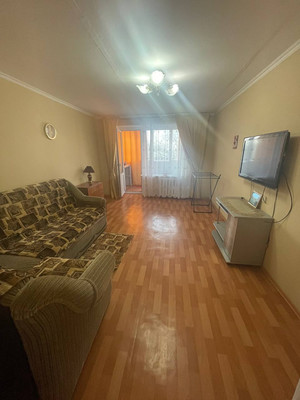 Продам трехкомнатную (3-комн.) квартиру, Луначарского ул, 102, Армавир г