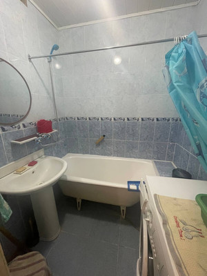 Продам трехкомнатную (3-комн.) квартиру, Луначарского ул, 102, Армавир г