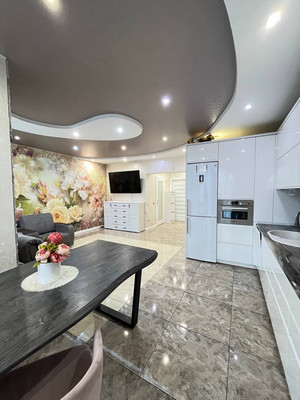 Продам двухкомнатную (2-комн.) квартиру, Аллея смелых ул, 188А, Калининград г