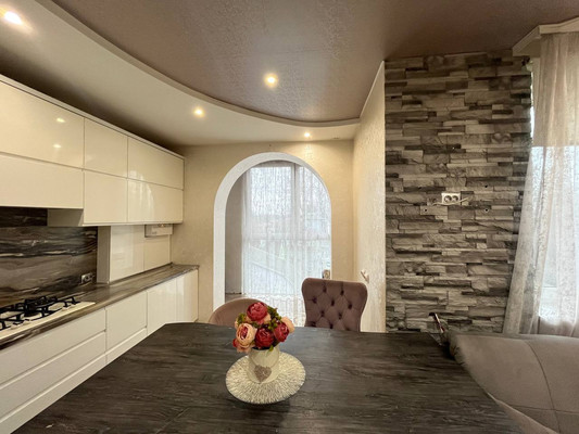 Продам двухкомнатную (2-комн.) квартиру, Аллея смелых ул, 188А, Калининград г