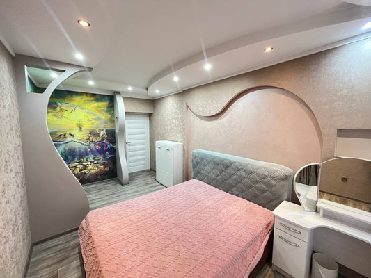 Продам двухкомнатную (2-комн.) квартиру, Аллея смелых ул, 188А, Калининград г