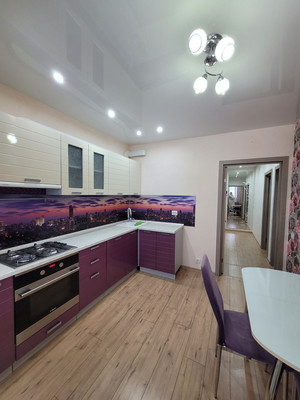 Продам двухкомнатную (2-комн.) квартиру, Самаровская ул, 1, Ханты-Мансийск г