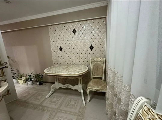 Продам трехкомнатную (3-комн.) квартиру, Меньшикова ул, 70, Тихорецк г