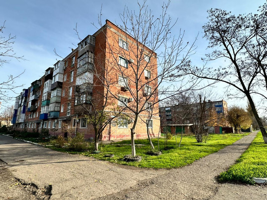 Продам двухкомнатную (2-комн.) квартиру, Калинина ул, 103А, Тихорецк г