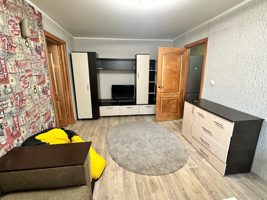 Продам двухкомнатную (2-комн.) квартиру, Меньшикова ул, 62, Тихорецк г