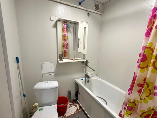 Продам двухкомнатную (2-комн.) квартиру, Меньшикова ул, 62, Тихорецк г