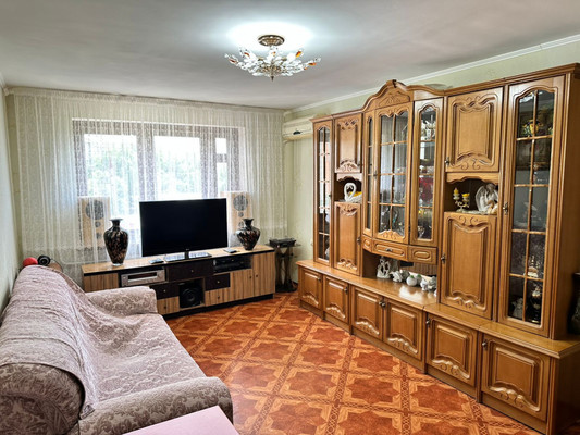 Продам трехкомнатную (3-комн.) квартиру, Раздольная ул, 45, Тихорецк г