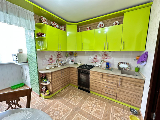 Продам трехкомнатную (3-комн.) квартиру, Раздольная ул, 45, Тихорецк г