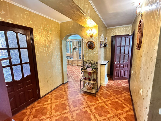 Продам трехкомнатную (3-комн.) квартиру, Раздольная ул, 45, Тихорецк г