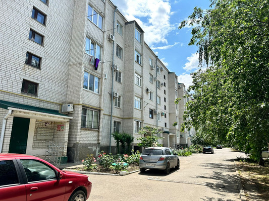 Продам трехкомнатную (3-комн.) квартиру, Раздольная ул, 45, Тихорецк г