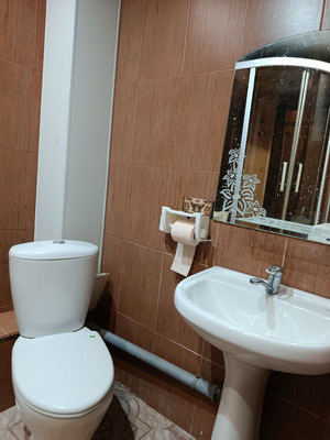 Продам трехкомнатную (3-комн.) квартиру, Нижнегорская ул, 41, Белогорск г