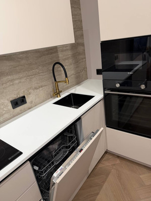 Продам двухкомнатную (2-комн.) квартиру, Шмитовский проезд, 39к6, Москва г