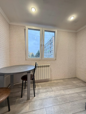 Продам двухкомнатную (2-комн.) квартиру, Калмыкова ул, 235, Нальчик г