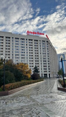 Продам двухкомнатную (2-комн.) квартиру, Калужская пл, 1к1, Москва г