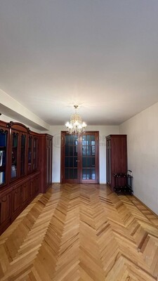 Продам двухкомнатную (2-комн.) квартиру, Калужская пл, 1к1, Москва г