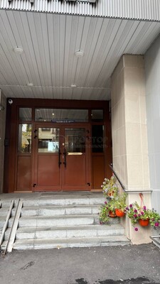 Продам двухкомнатную (2-комн.) квартиру, Калужская пл, 1к1, Москва г