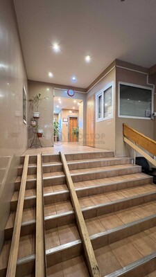 Продам двухкомнатную (2-комн.) квартиру, Калужская пл, 1к1, Москва г