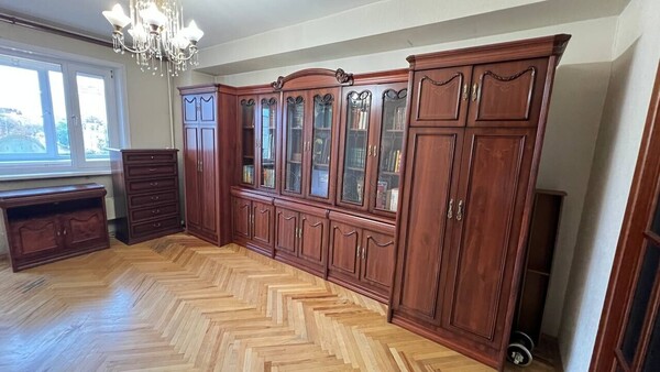 Продам двухкомнатную (2-комн.) квартиру, Калужская пл, 1к1, Москва г