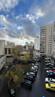 Продам двухкомнатную (2-комн.) квартиру, Калужская пл, 1к1, Москва г