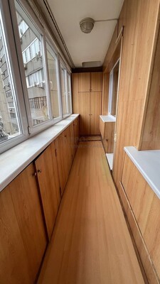 Продам двухкомнатную (2-комн.) квартиру, Калужская пл, 1к1, Москва г