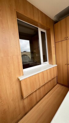 Продам двухкомнатную (2-комн.) квартиру, Калужская пл, 1к1, Москва г