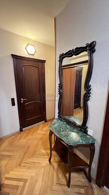 Продам двухкомнатную (2-комн.) квартиру, Калужская пл, 1к1, Москва г