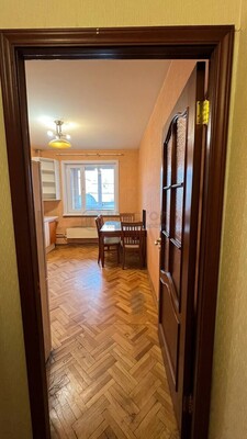 Продам двухкомнатную (2-комн.) квартиру, Калужская пл, 1к1, Москва г