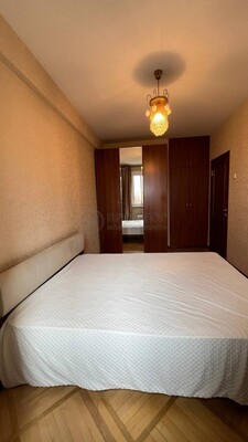 Продам двухкомнатную (2-комн.) квартиру, Калужская пл, 1к1, Москва г