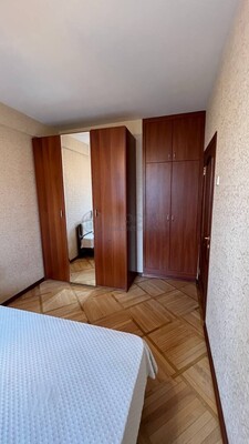 Продам двухкомнатную (2-комн.) квартиру, Калужская пл, 1к1, Москва г
