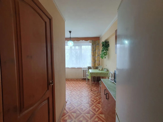 Продам трехкомнатную (3-комн.) квартиру, Железнодорожная ул, 83, Кропоткин г