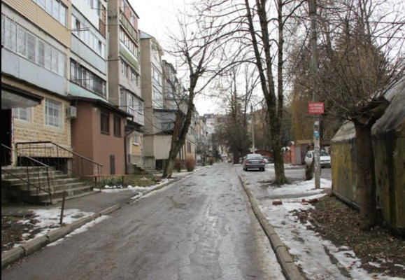 Продам трехкомнатную (3-комн.) квартиру, Тарчокова ул, 30, Нальчик г