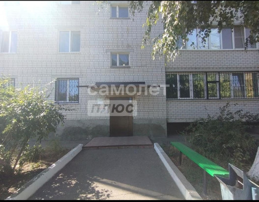 Продам трехкомнатную (3-комн.) квартиру, Чапаева ул, 2/3, Тихорецк г