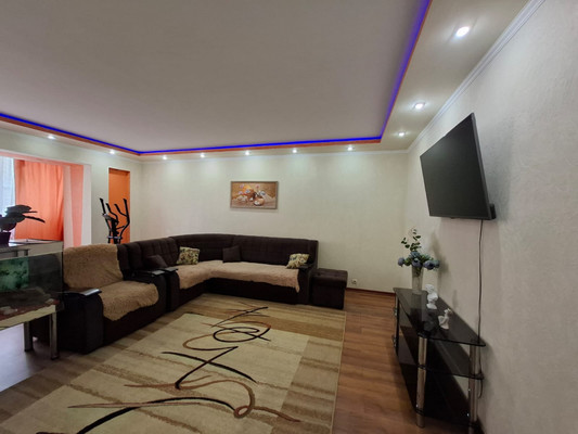 Продам трехкомнатную (3-комн.) квартиру, Подвойского ул, 125, Тихорецк г